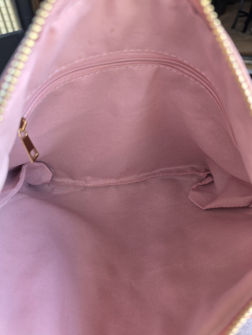 Pink Fringe Convertible Crossbody to Wristket Purse with Pearl Bag Charm - Picture 9 of 11